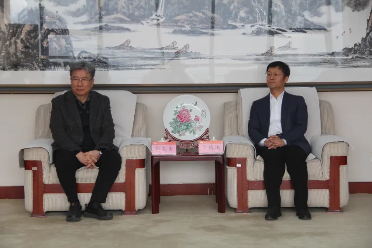 Comhoibríonn Shandong LANO leis an Ollamh KWAK, Moon Kyu, Ph.D.agus Ionadaí Liang Tongho ó Ollscoil Dongguk, An Chóiré Theas chun Malartuithe agus Comhar a Dhéanamh i Réimse Rialaithe Torainn le hOllscoil Shandong Jianzhu